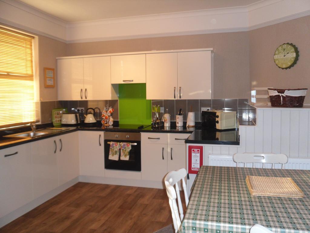 Claremont House Holiday Apartments Llandudno Rom bilde